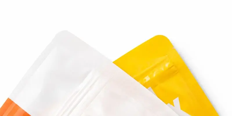 Rounded corners on a flat pouch